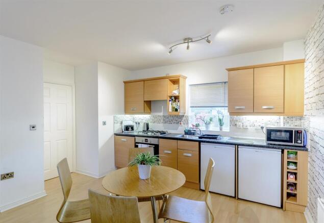 LOUNGE / DINING KITCHEN