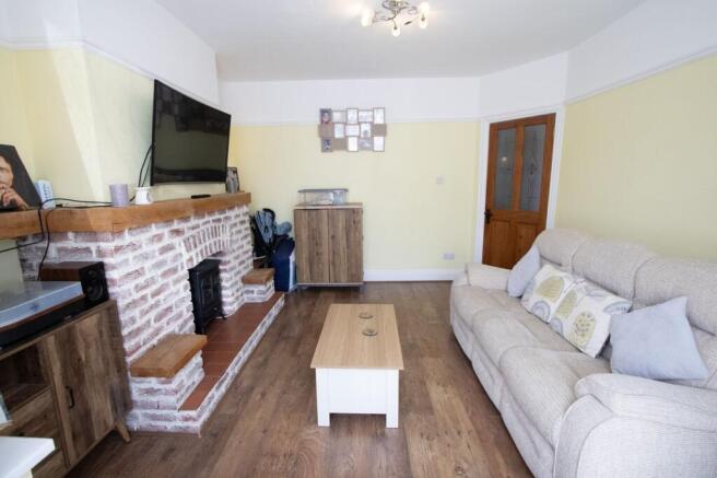 3 bed Semi-Detached for sale Image 8