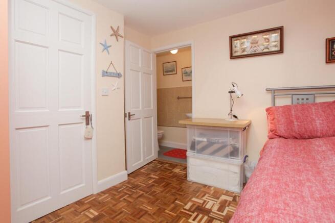 Flat A, 17 Wellingto