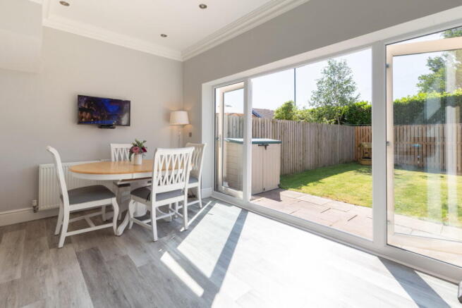 4 bed Semi-Detached for sale Image 6