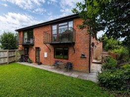 Flat 4, 23, Charledown Close, Basingstoke RG25 3LW
