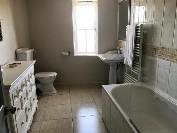Bathroom.JPG