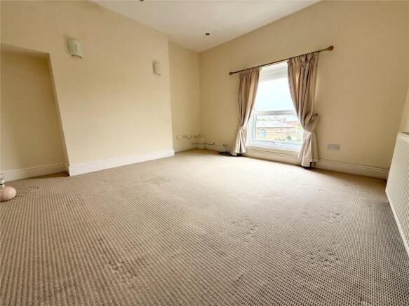 2 bed Apartment for sale Image 5