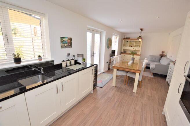 Open plan livi...