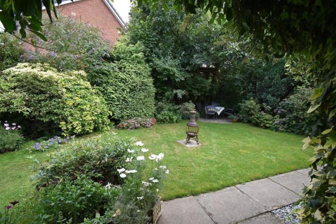 REAR GARDEN 2.jpg