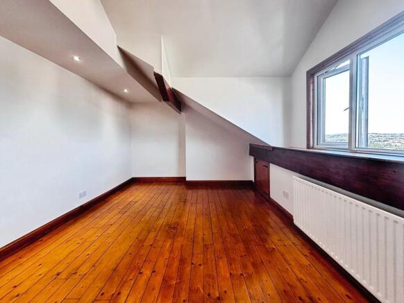 3 bed Terraced to rent Image 9