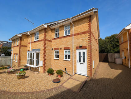 Orchard Place, Cowes, PO31