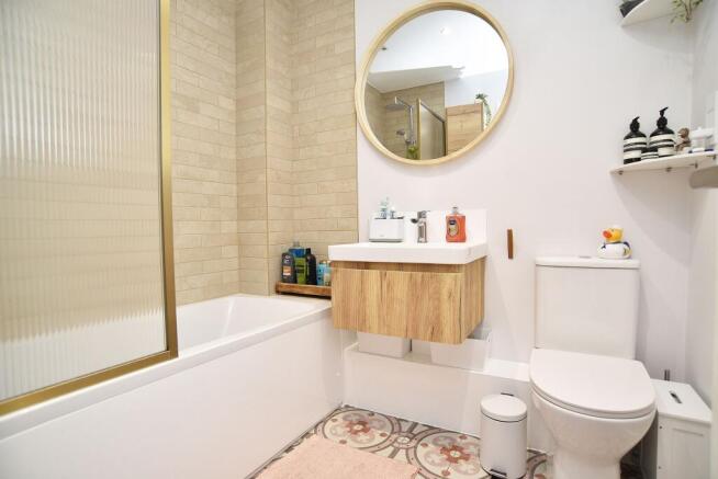 3 bed Terraced for sale Image 7