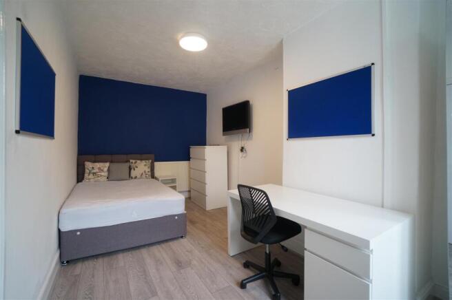 Bedroom 2.JPG