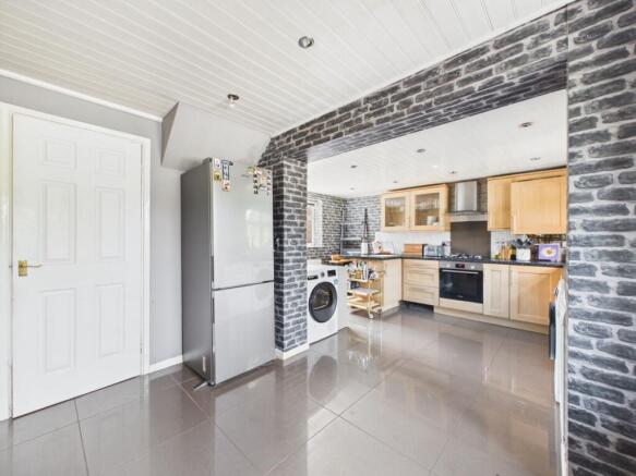 3 bed Semi-Detached for sale Image 11