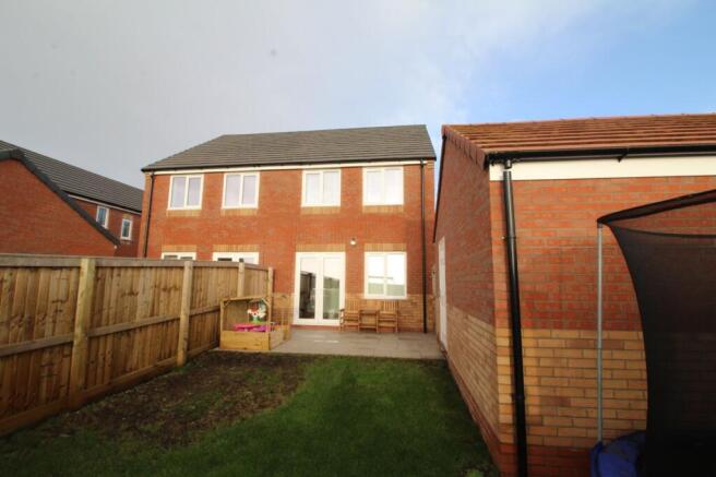 3 bed Semi-Detached for sale Image 11