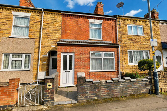 3-bed terraced on Oxford Street, Rugby, £195,000