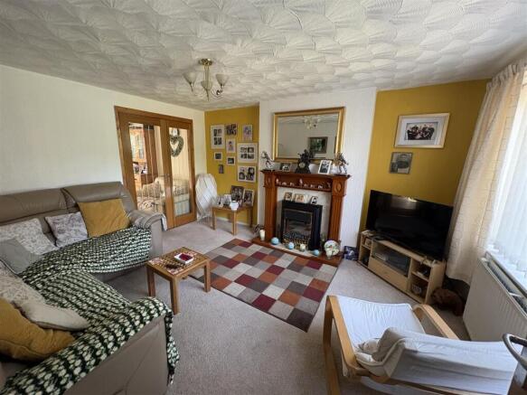 3 bed Semi-Detached for sale Image 4