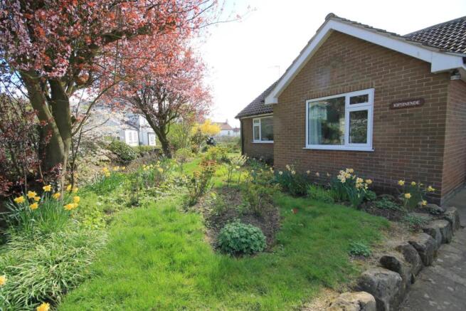 FRONT GARDEN