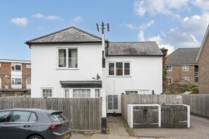 Flat E, 185, Waterside, Chesham HP5 1PG