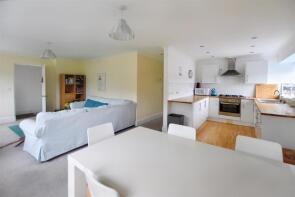 Top Flat, Malvern House, Wogan Terrace, Saundersfoot SA69 9HA