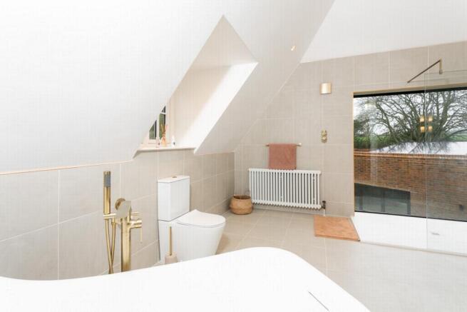 En-Suite Bathroom