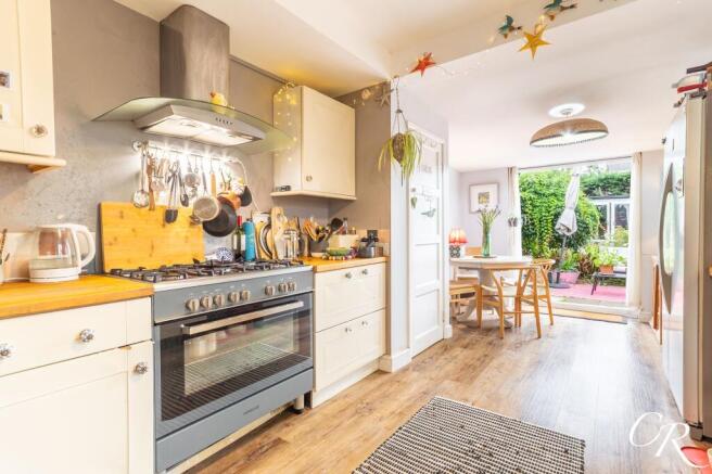 Kitchen/ Dining Room
