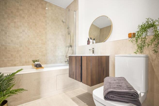 pelham-homes-show-home-bathroom.jpg