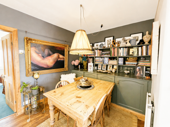 2 bed Flat for sale Image 10