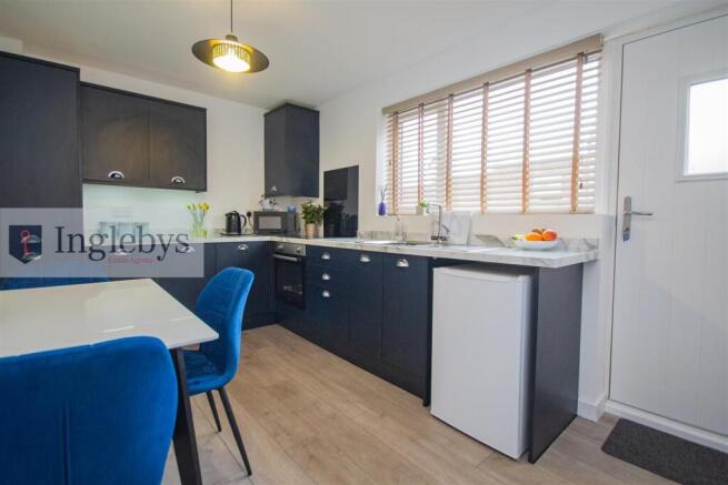 2 bed Terraced for sale Image 7