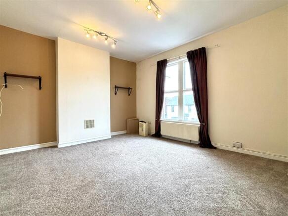 1 bed Flat to rent Image 4