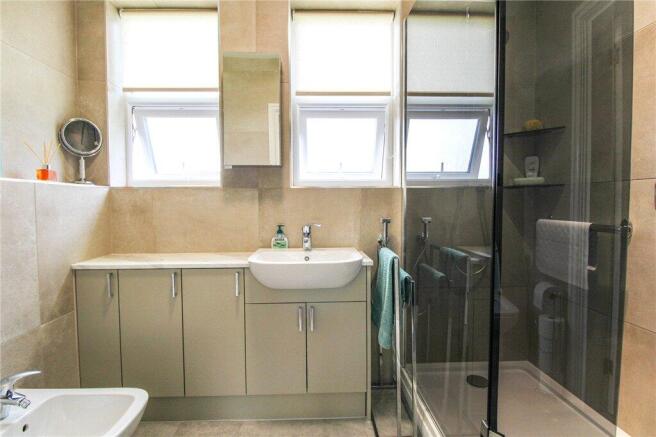 2 bed Apartment for sale Image 5