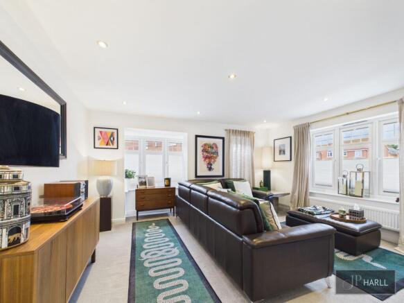 4 bed Detached for sale Image 2