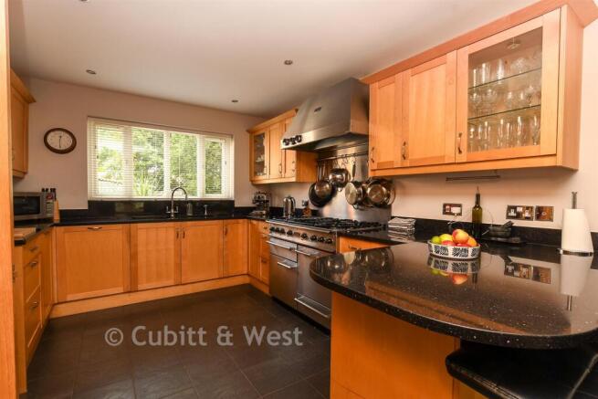 Kitchen/Dining Area