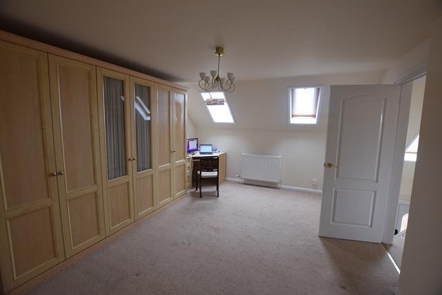 3 bed Detached to rent Image 5