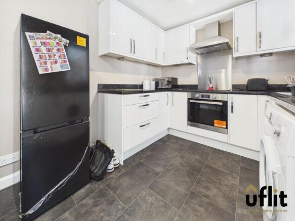 2 bed Semi-Detached for sale Image 6
