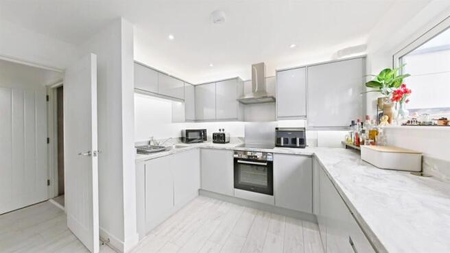Kitchen (2).jpg