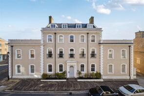 Flat 7, 10 Hamslade House, Hamslade Street, Dorchester DT1 3ET