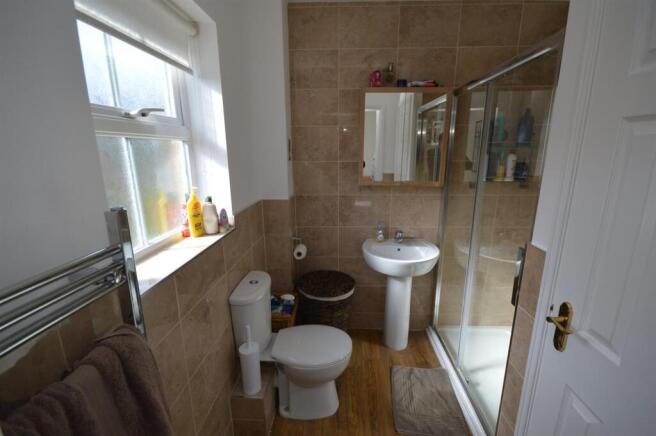 4 bed Town House to rent Image 12