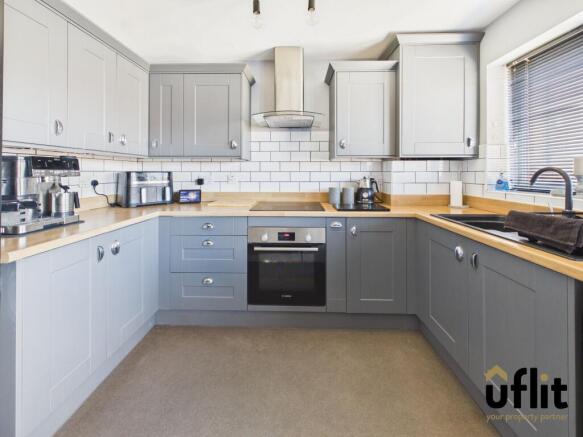 3 bed Town House for sale Image 4