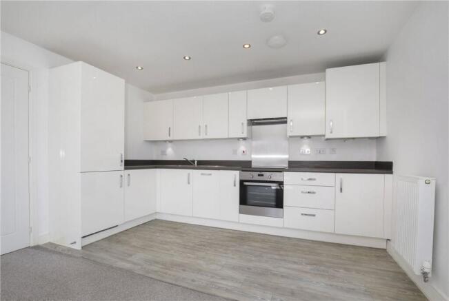 2 bed Apartment to rent Image 6