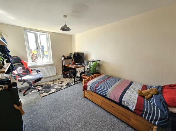 bedroom 3 2.jpg