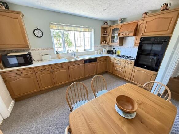 Kitchen Breakfast Room