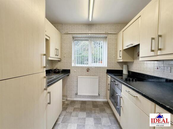 2 bed Semi-Detached Bungalow for sale Image 4