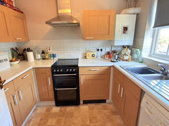 Donaldson Way, Woodley, Reading, Berkshire, RG5 photo 4