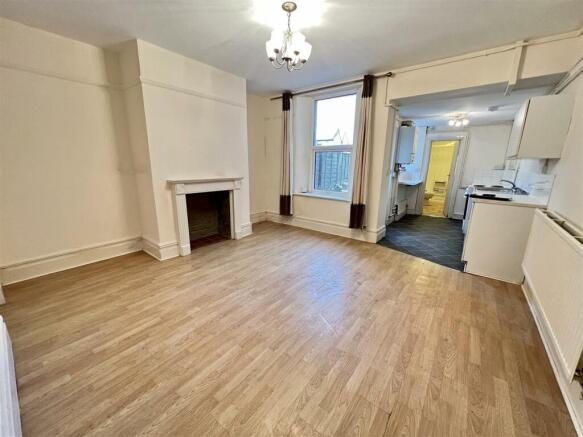 3 - Block of Flats for Auction, Staple Hill, Brist