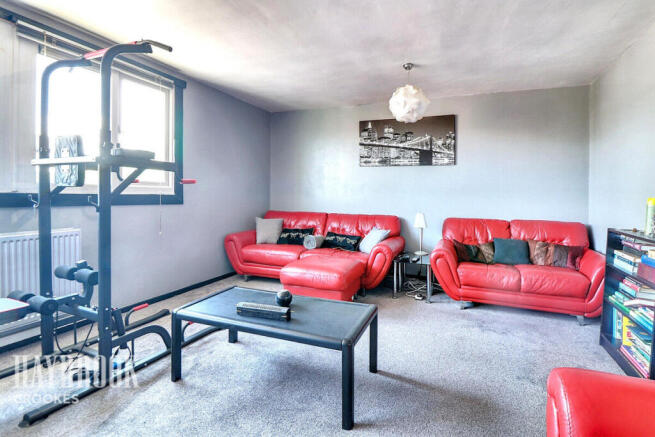 2 bed Maisonette for sale Image 6