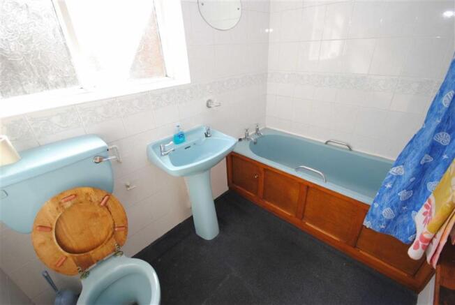 COMBINED BATHROOM/WC