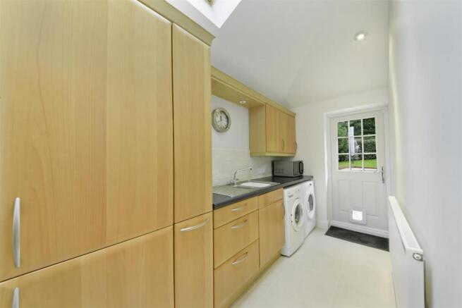 HOLSART CLOSE, 6-25.jpg