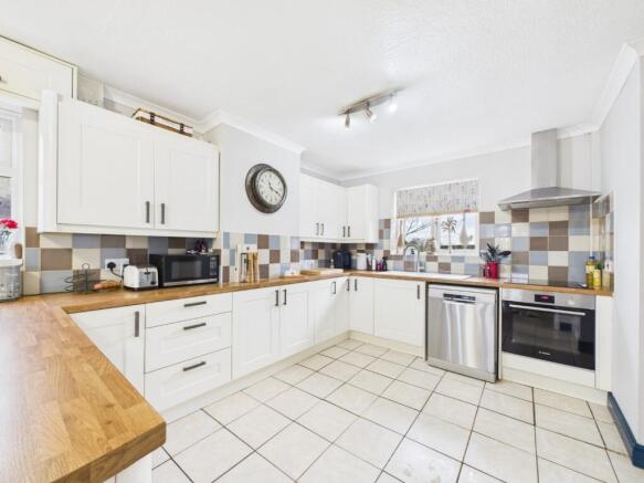 Kitchen/Dining Area