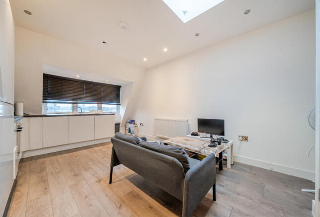 1406812-5-698465d...