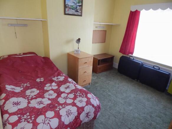 BEDROOM 2