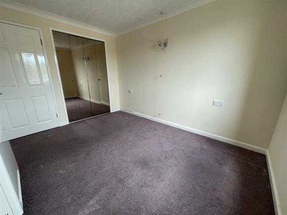 Bedroom 1.JPG