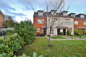 1, Foxleigh Grange, Bisley, Woking GU24 9AQ