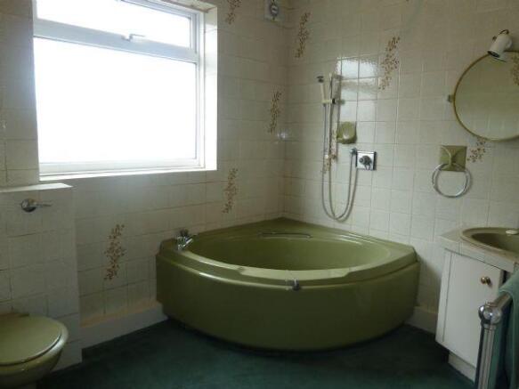 Bathroom (Ground...